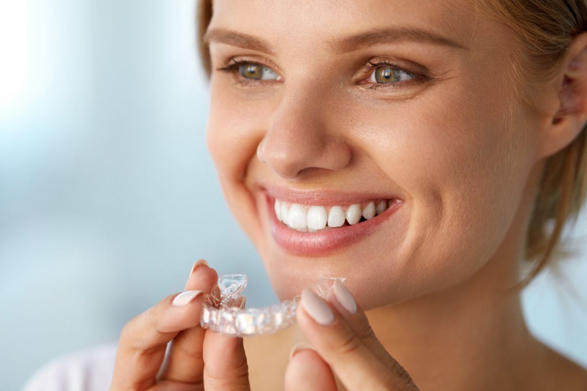 The Benefits of Choosing An Orthodontist Over Mail-Order Aligners